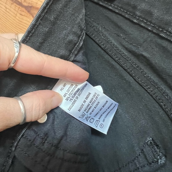 Levi Women’s 711 Skinny - Picture 6 of 6